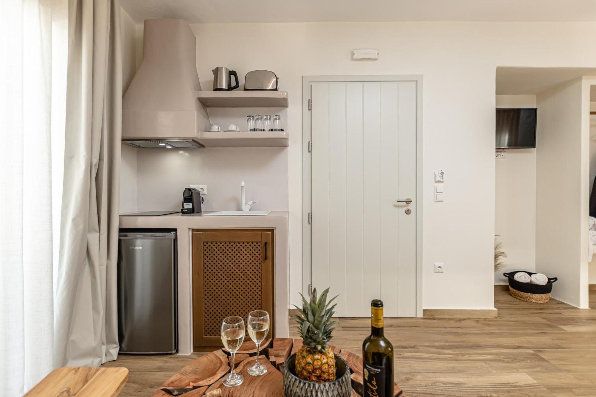 Heavenly Suites & Studios Naxos City Eksteriør billede